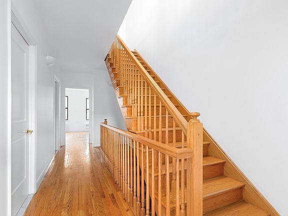 5th image of 304 W 140th St
