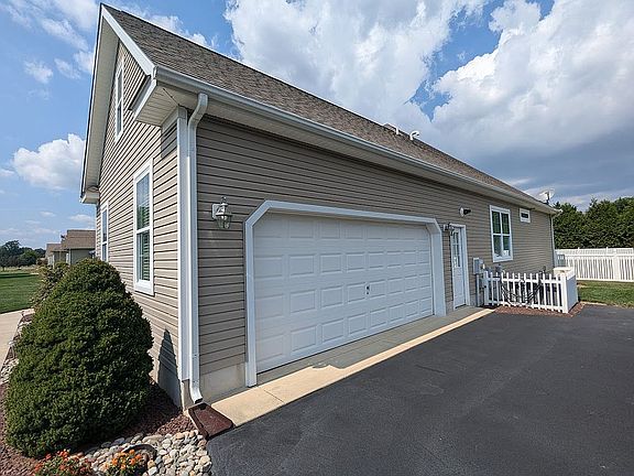 4th image of 16414 Winding River Dr