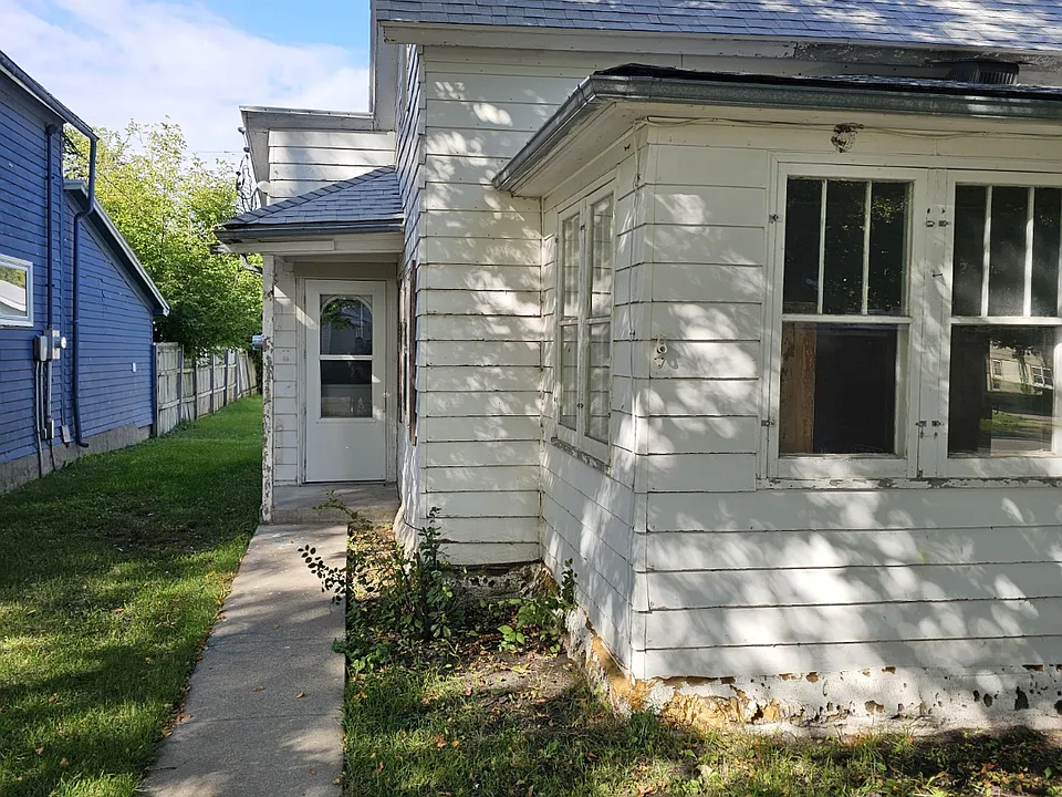 319 Harris Ave S