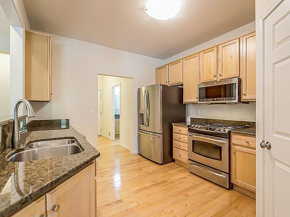 2nd image of 2072 Liberty Hts