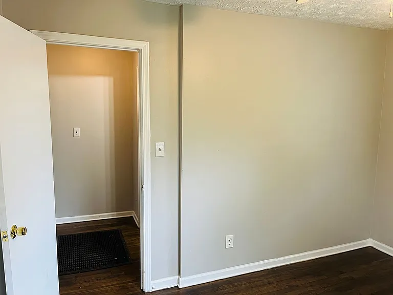 217 W Central Ave — Photo 12