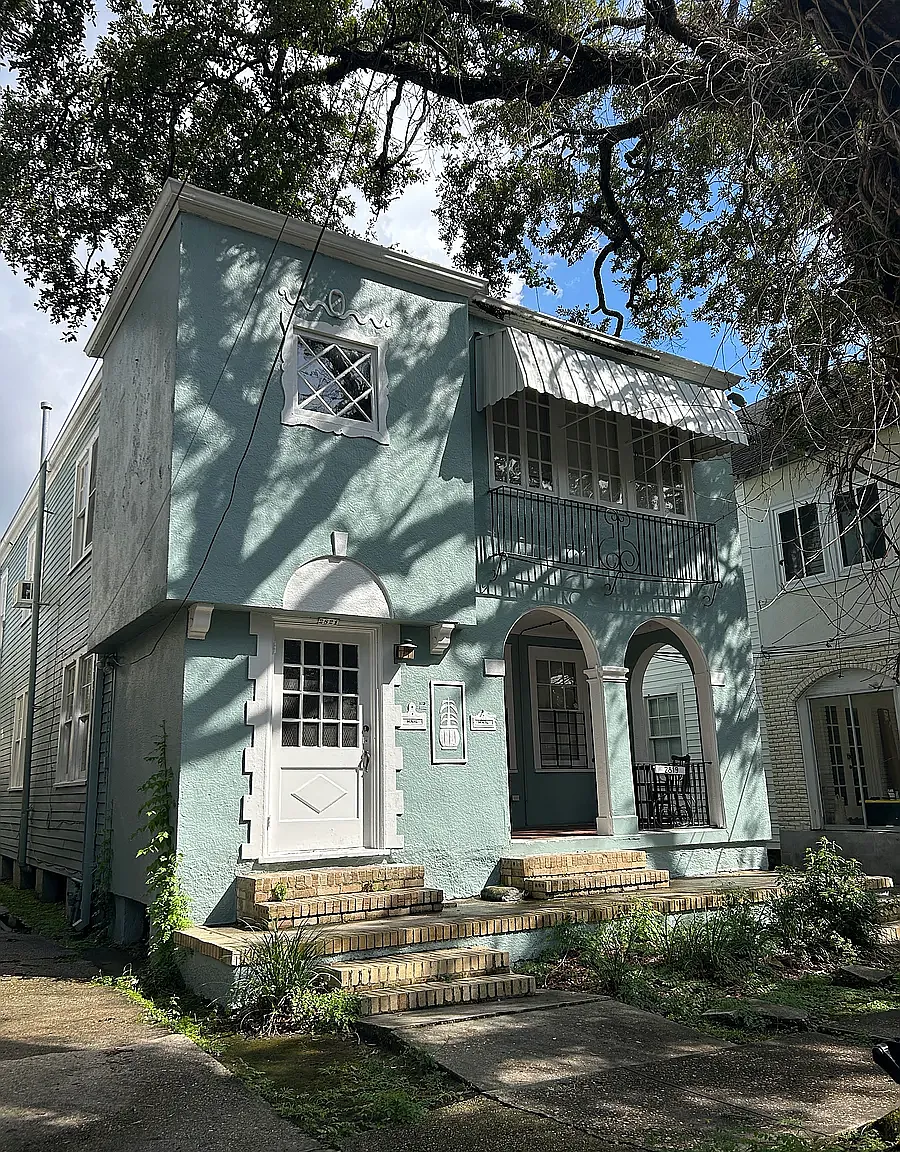 3 bed, $1,900 — Photo 1