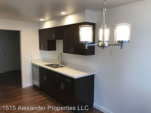 3rd image of 1515 NE 148th St APT 203