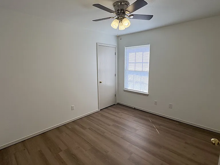 601 Cedar Brook Ct — Photo 8