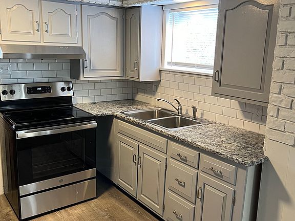 3rd image of 127 N 5th St