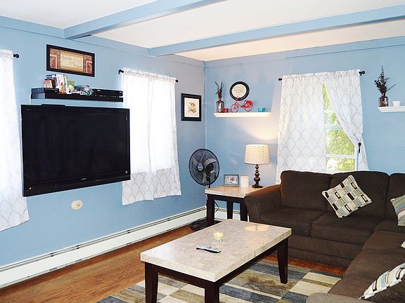 4th image of 1 Firtree Ln