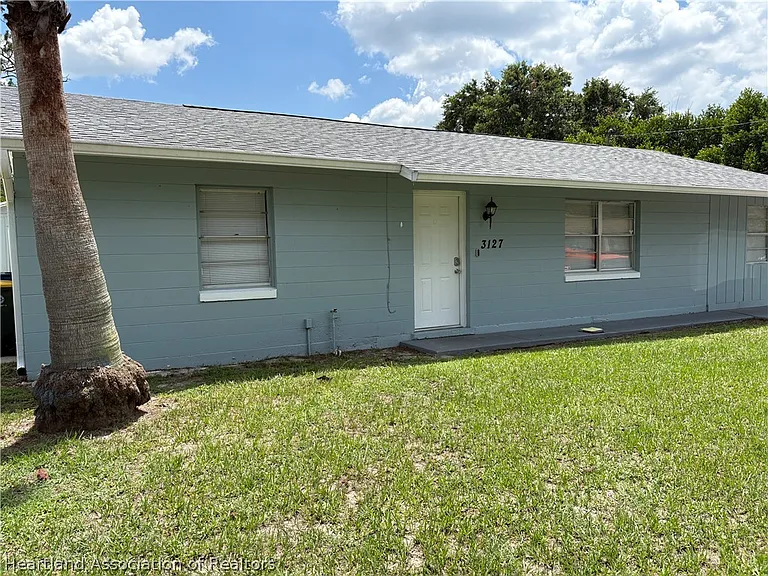 3127 King Dr — Photo 1