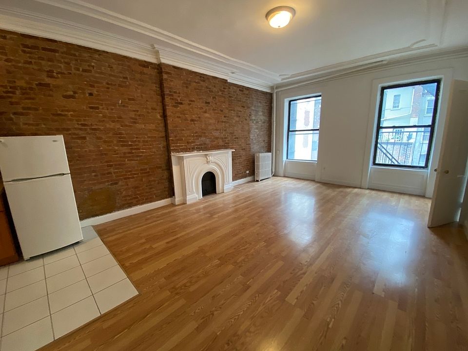 1st image of 40 W 56th St APT 4R