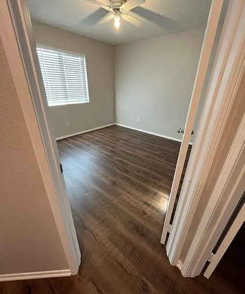 11086 Hillsborough Ct — Photo 24