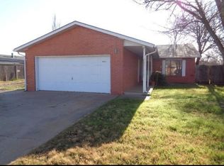3905 Ridgeway Dr, Plainview, TX 79072