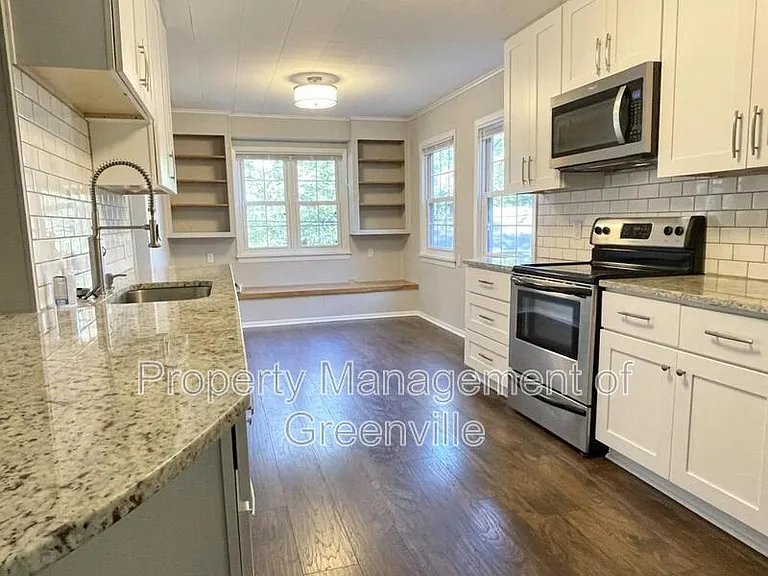 301 Rogers Ave — Photo 3