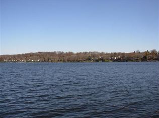 8 Lake Cir, New Fairfield, CT 06812