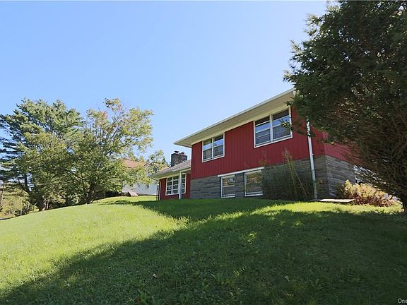 5th image of 70 Dubois St