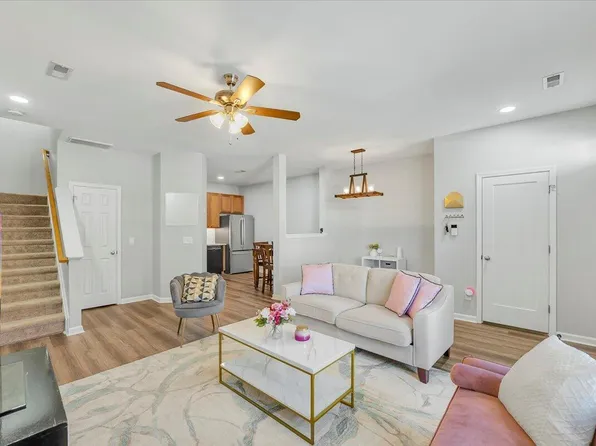 401 Scripps Ln Unit 102, Raleigh, NC 27610