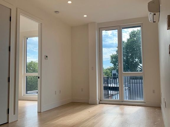 3rd image of 420 Tompkins Ave #422