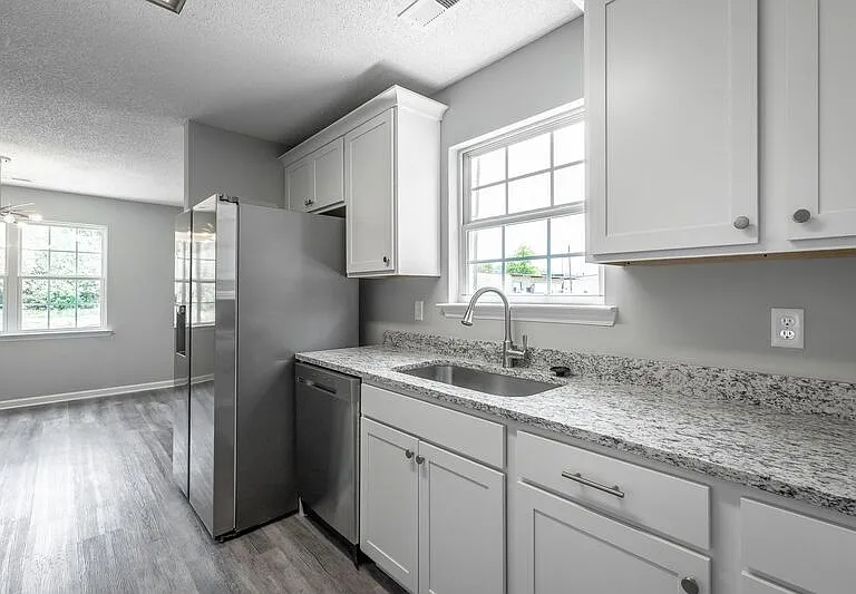 1801 S Lyerly St #MAIN HOUSE — Photo 9