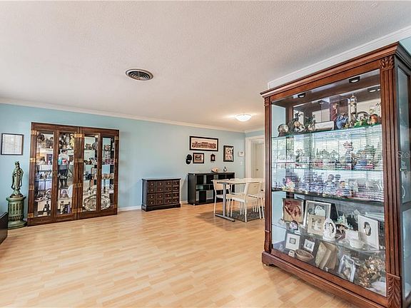 4th image of 2409 Williams Dr
