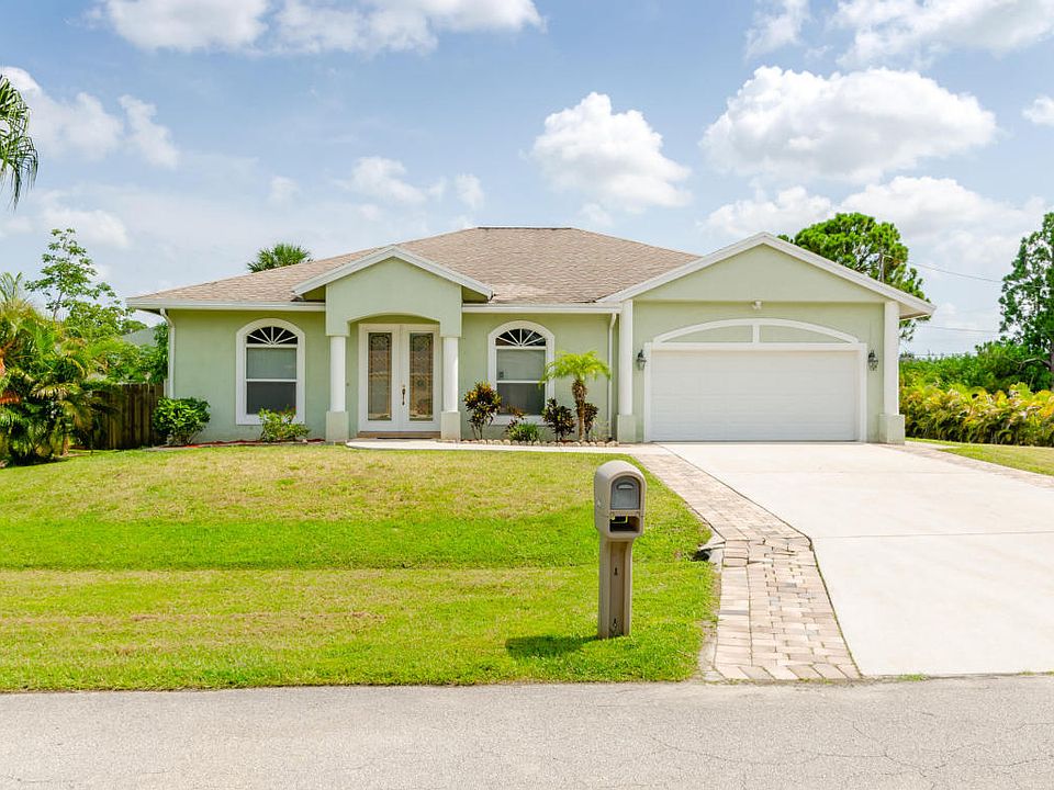 1st image of 1086 SW Placetas Ave