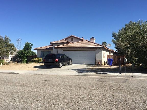 2nd image of 15440 Ventura Ln