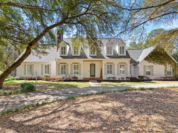 2624 Edgewater Dr, Niceville, FL 32578