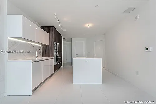 851 NE 1st Ave #1608 Photo 1