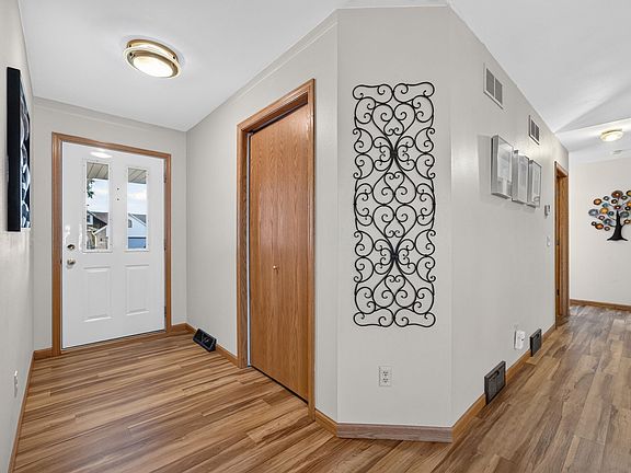 3rd image of 425 Landover Dr