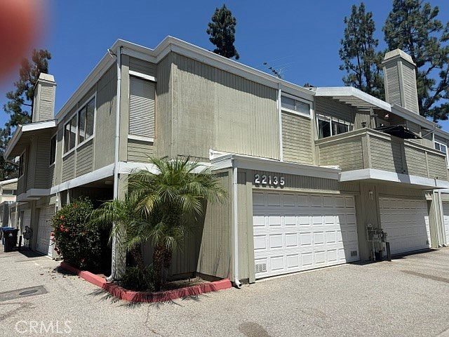 1st image of 22135 Burbank Blvd