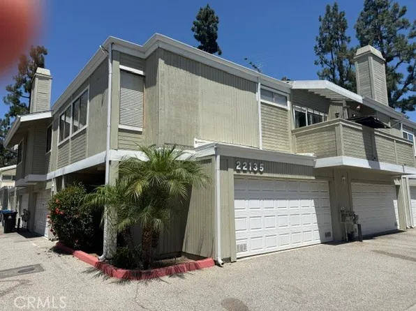 22135 Burbank Blvd, Woodland Hills, CA 91367