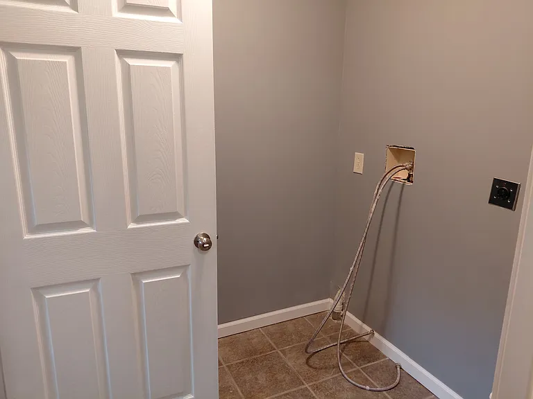 619 Arthur Ct — Photo 33