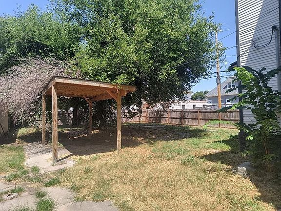 2nd image of 115 S Chautauqua Ave