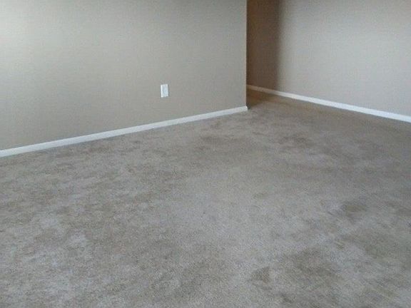 3rd image of 1201 River Dr APT 5