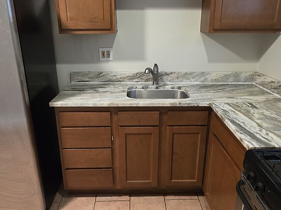 5th image of 4607 Mannasota Ave