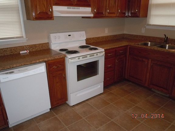 3rd image of 226 Crossland Ave