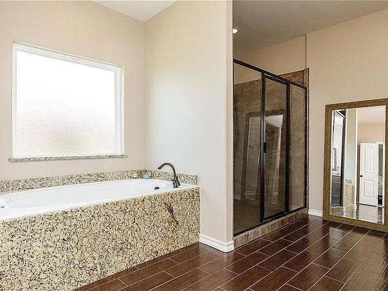 2126 Arman St — Photo 16