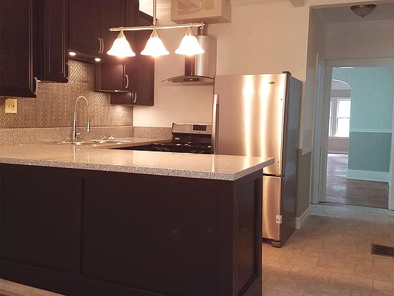 4th image of 90 Garner Ave #1