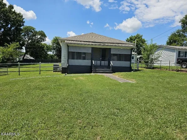 659 4th St, Newport, TN 37821
