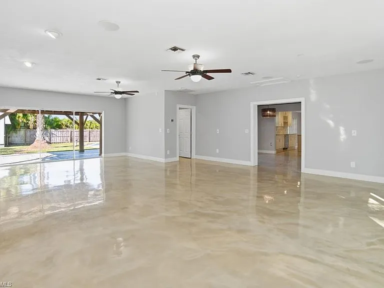 4920 Shady River Ln — Photo 9