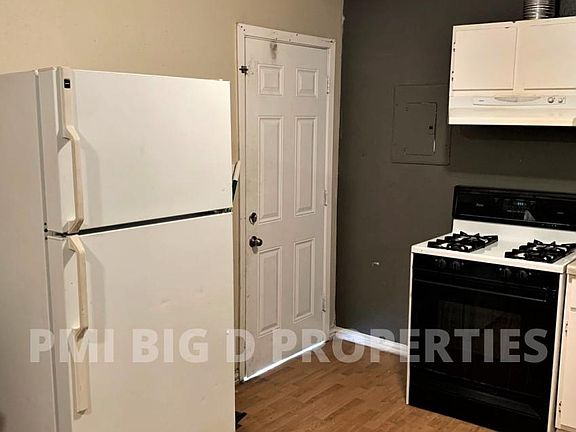 3rd image of 6443 Hollis Ave