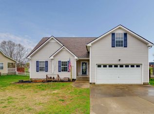 1206 Snoopy Dr, Clarksville, TN 37040