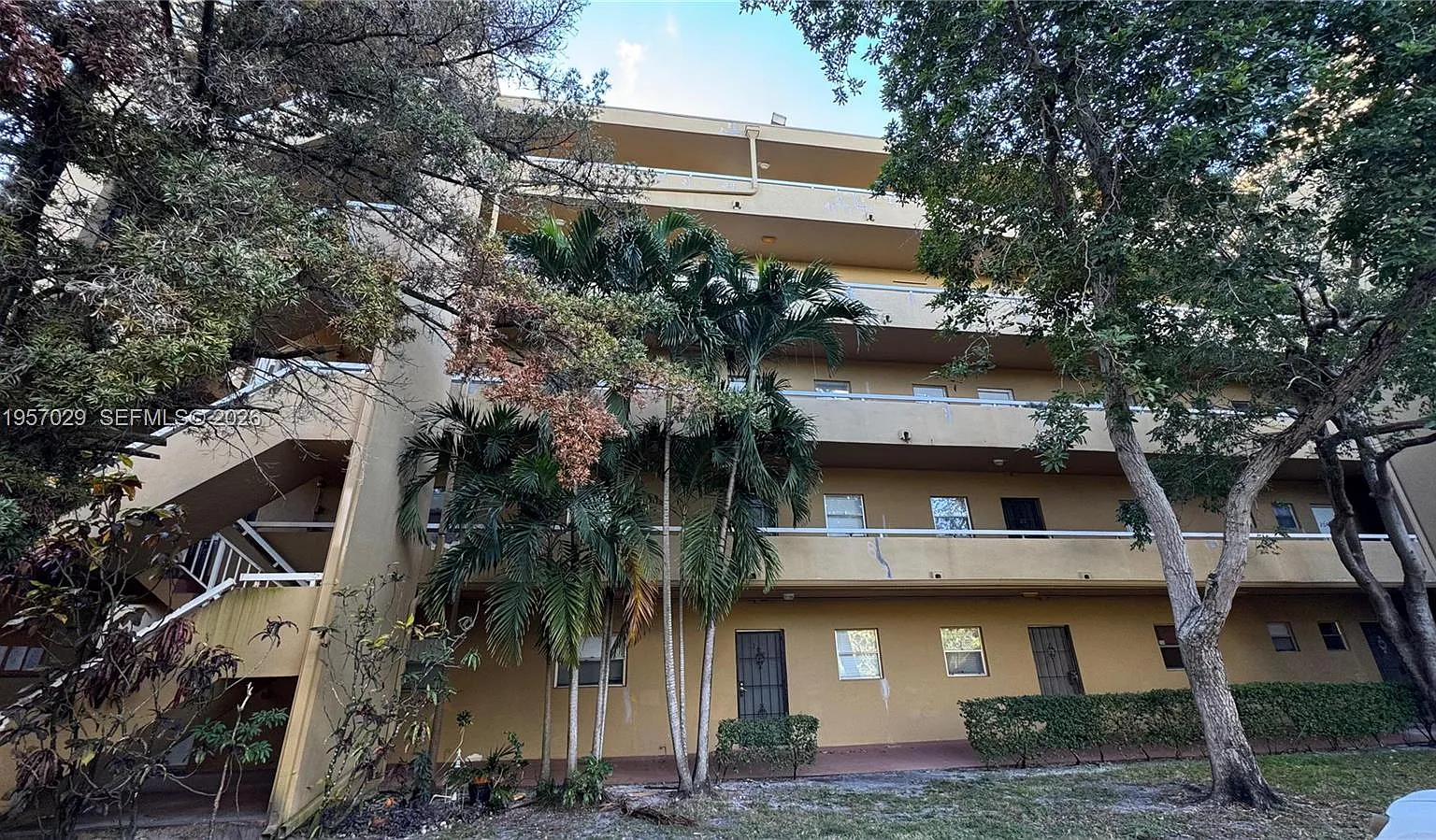 Oaks Condo — Photo 2