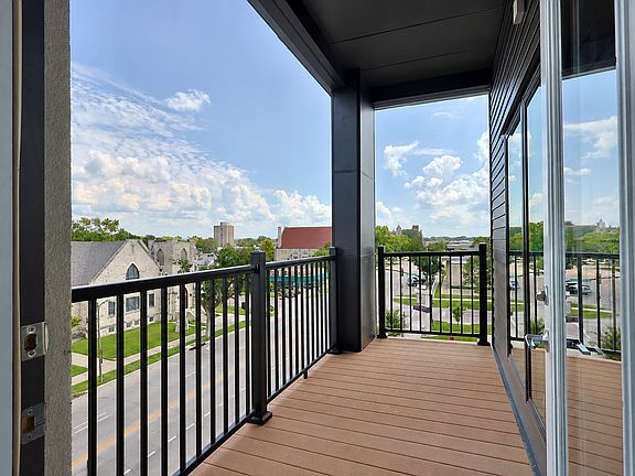 2nd image of 727 Poyntz Ave APT 203