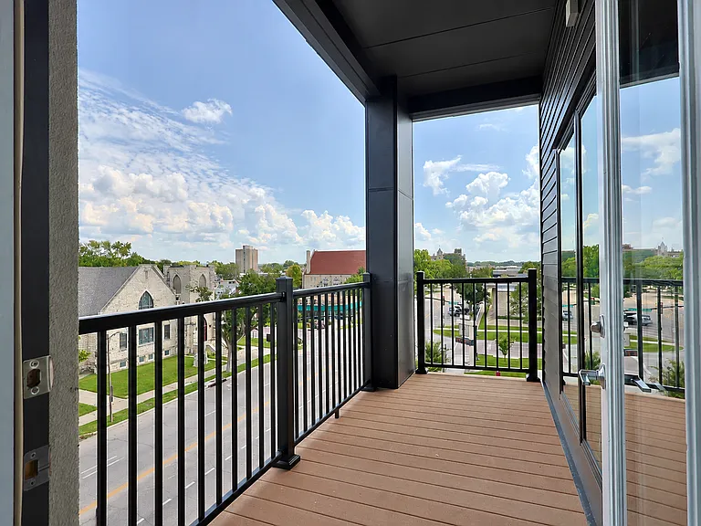 727 Poyntz Ave #414 — Photo 2
