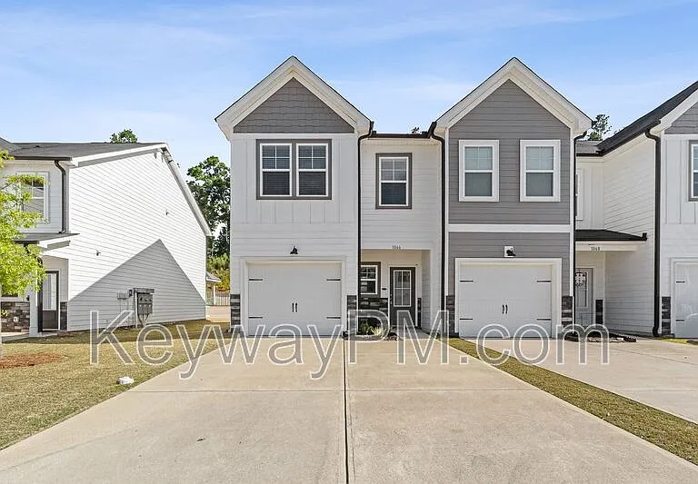 1066 Linsmore Ave — Photo 1