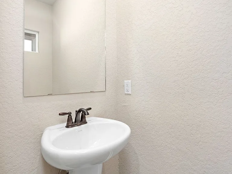 815 Soria Pl #101 — Photo 24