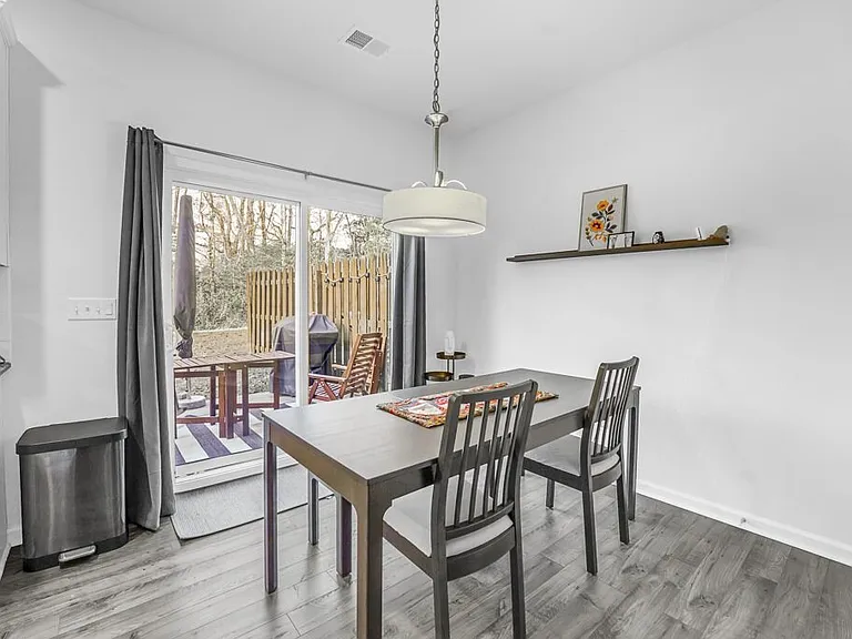 329 Hartland Pl — Photo 9