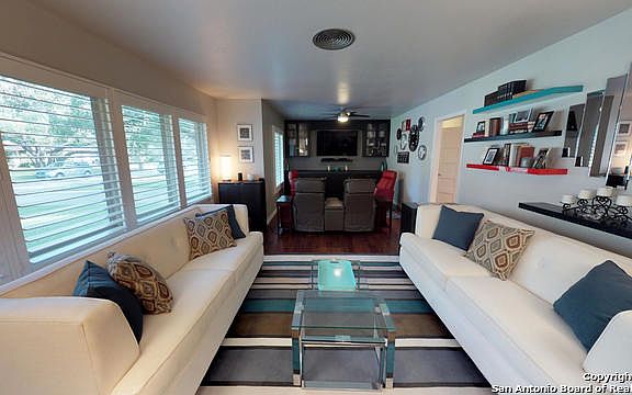 3rd image of 213 Carolwood Dr