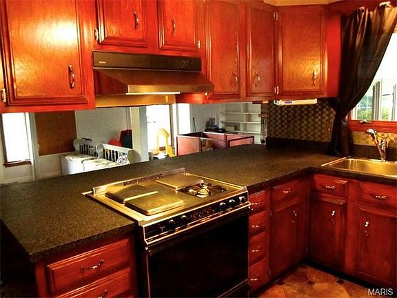 3rd image of 2665 Derby Pl