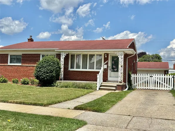 2732 Webster Ave, Trenton, MI 48183