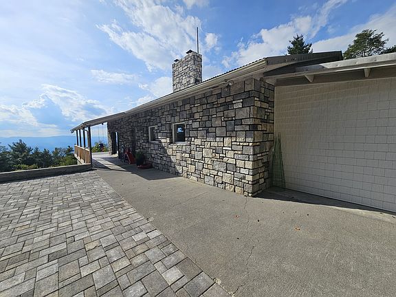 3rd image of 228 Freedom Ln