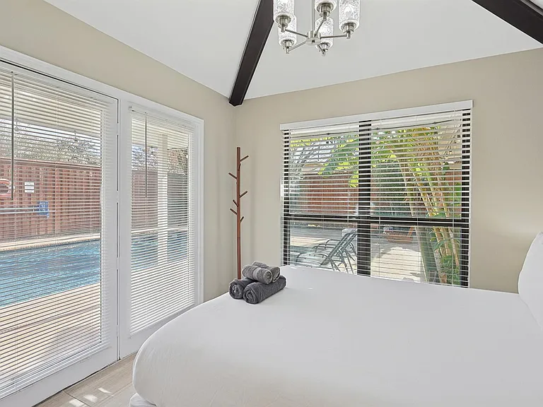 812 Green Brook Dr — Photo 36